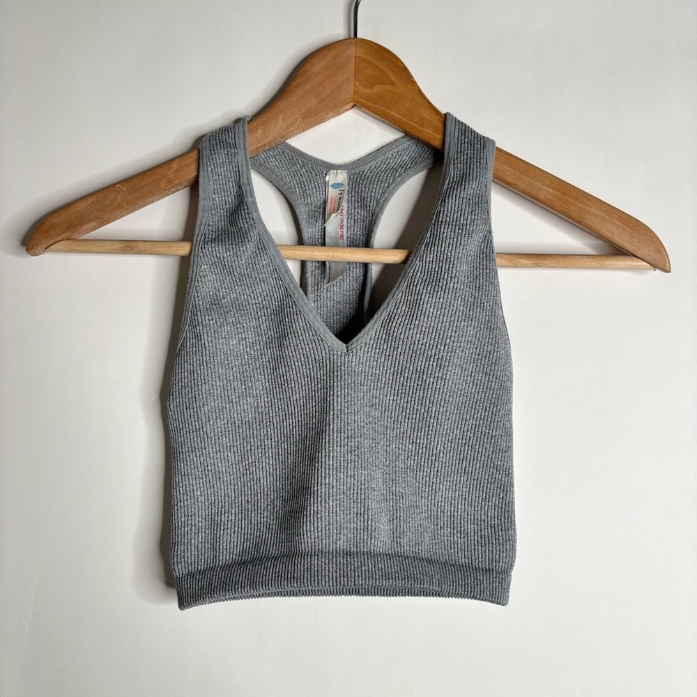 Free Throw Crop Tank Heather Grey size XS - Picture 3 of 8